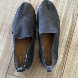 Tom’s shoes